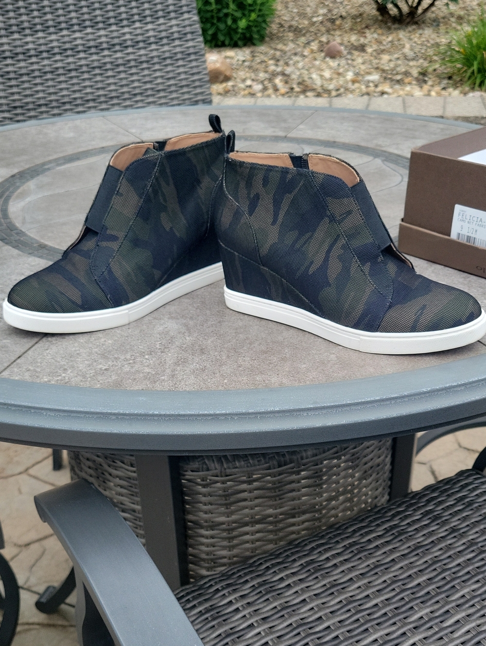 Camouflage Wedge Sneaker - Dark Green. Worn One Time Dont Fit